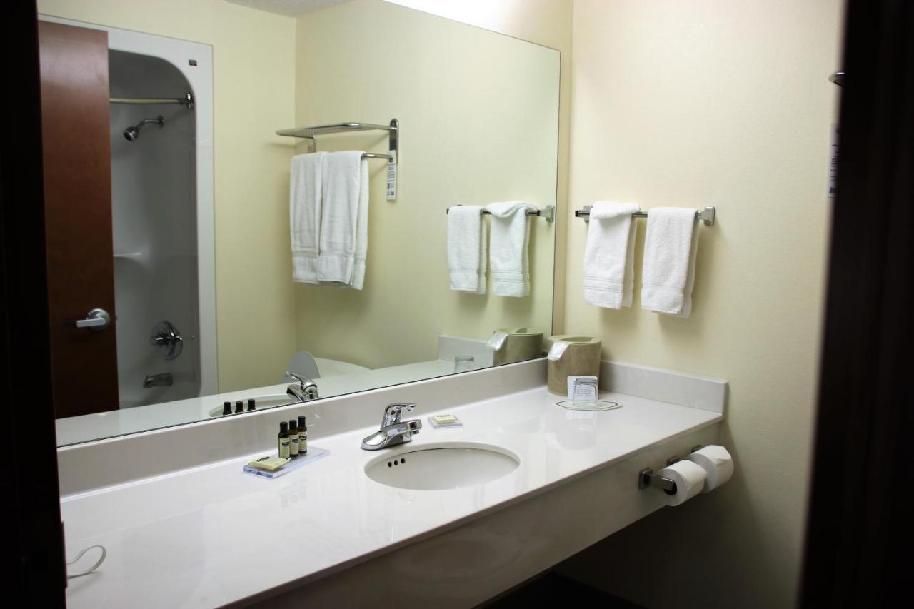 Hawthorn Suites By Wyndham Louisville East Extérieur photo
