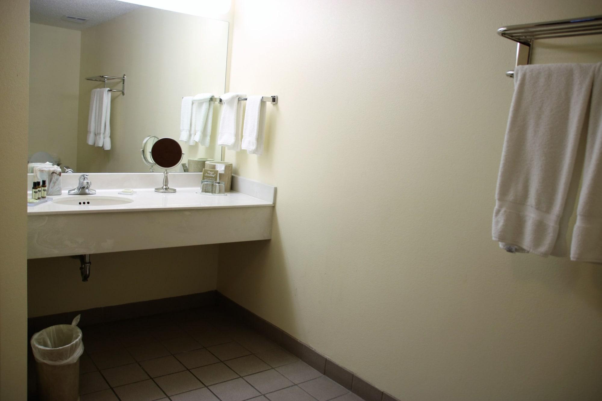 Hawthorn Suites By Wyndham Louisville East Extérieur photo