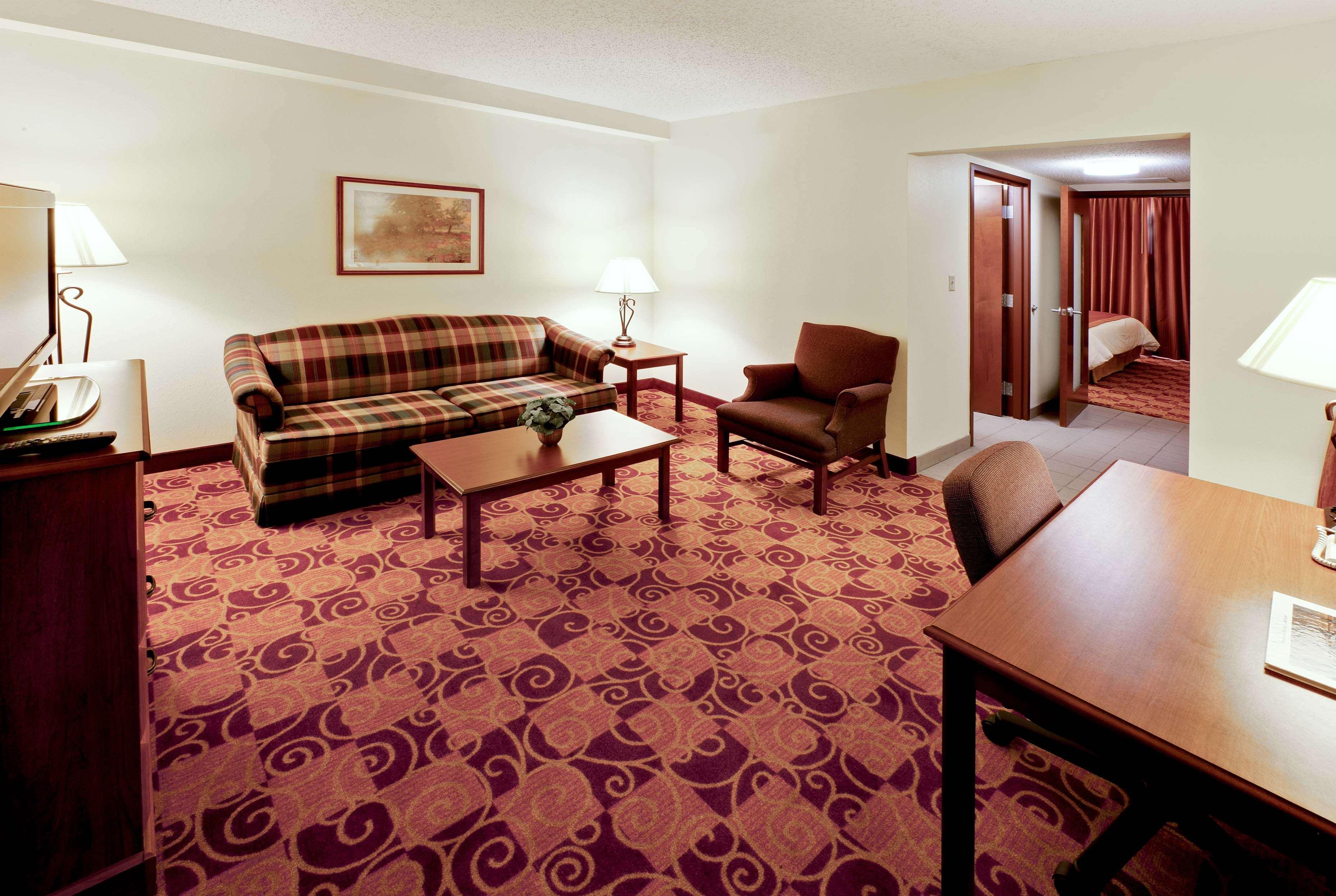 Hawthorn Suites By Wyndham Louisville East Extérieur photo