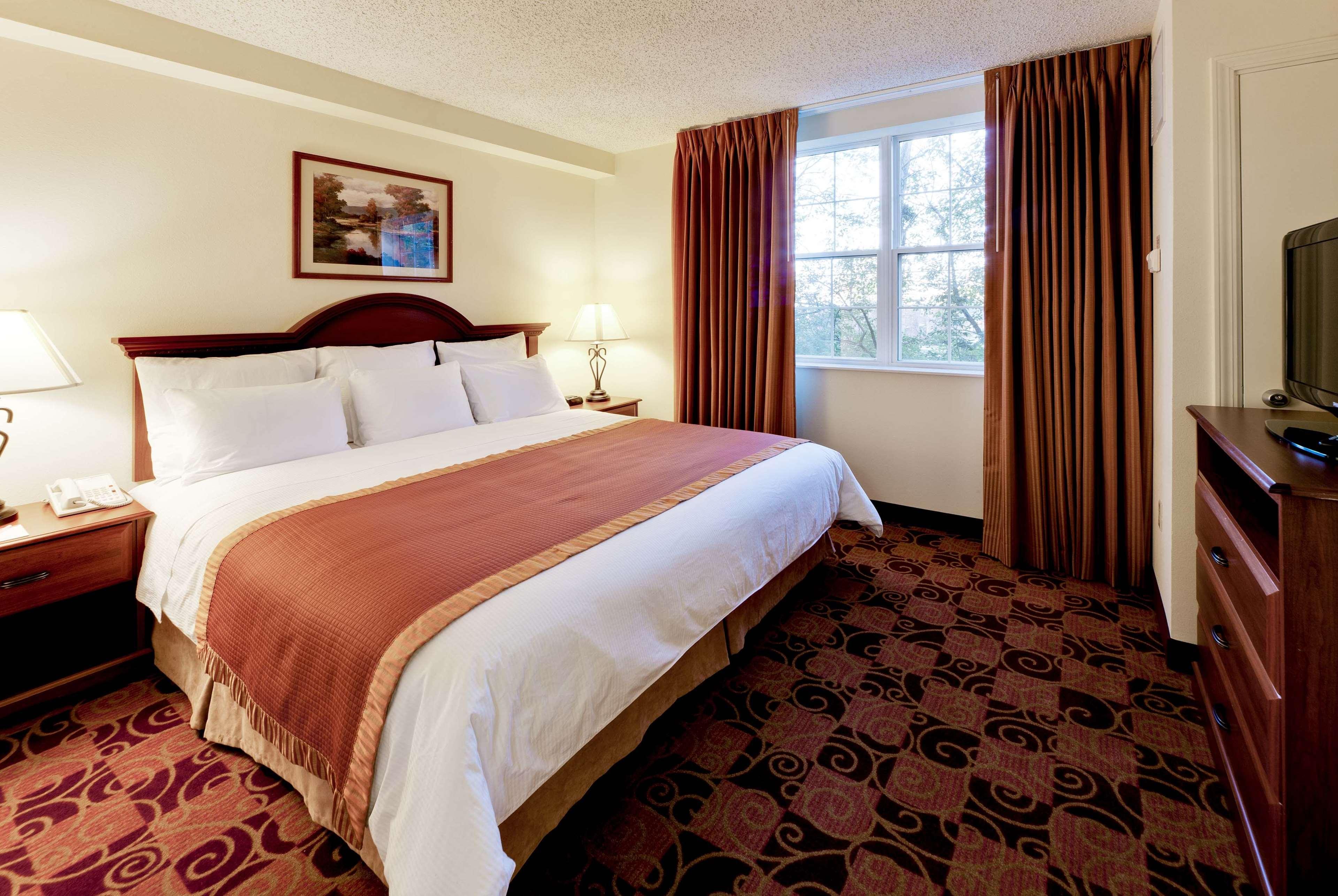 Hawthorn Suites By Wyndham Louisville East Extérieur photo