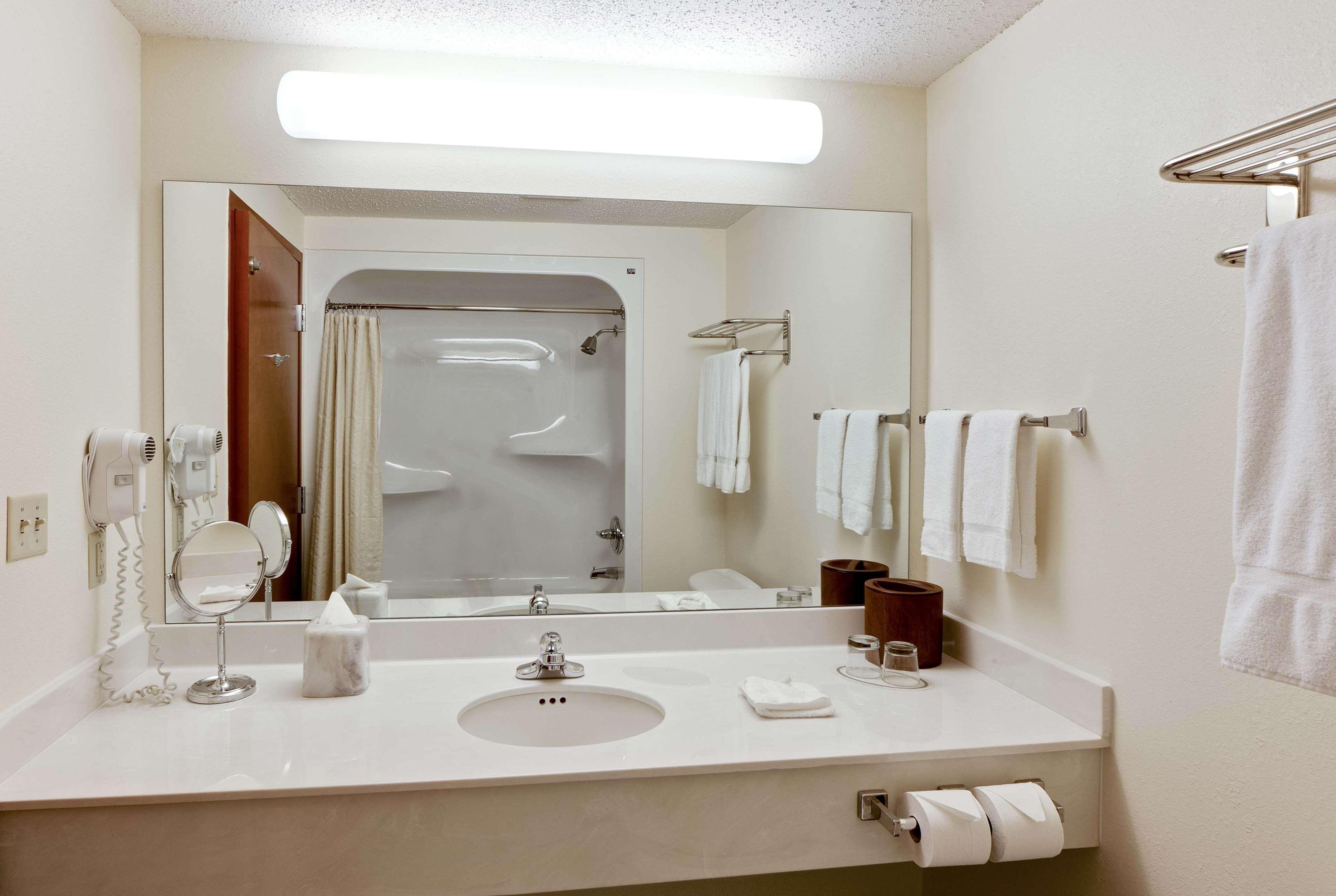 Hawthorn Suites By Wyndham Louisville East Extérieur photo